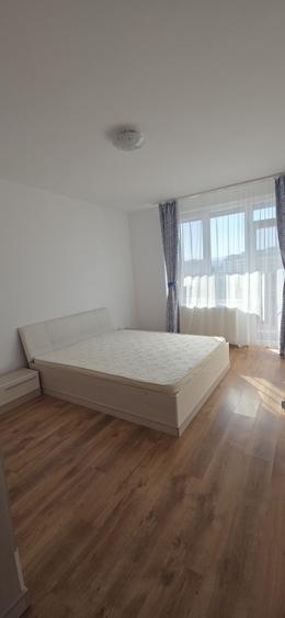 Apartament cu 3 camere decomandat în Florești