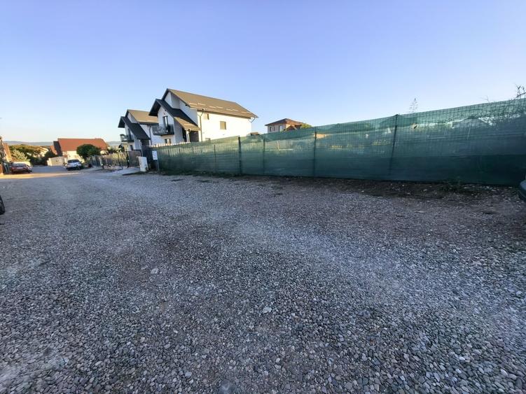 Teren Construcții intravilan de 1000 mp, în Valea Adâncă