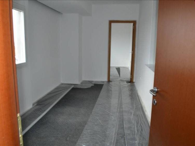 Spațiu comercial, de 3,850 mp, în Aeroport