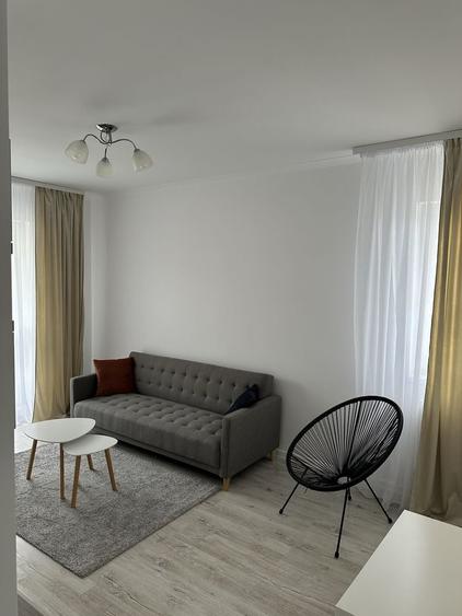 Apartament cu 2 camere semidecomandat în Roșu