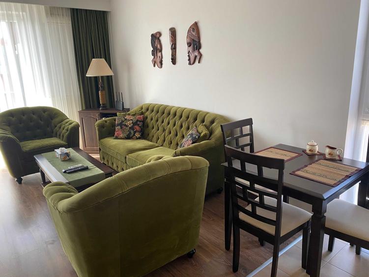 Apartament cu 3 camere decomandat în Exterior Vest