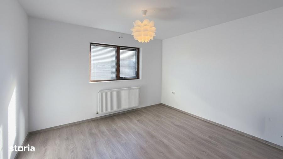 Casă cu 4 camere în Săbăreni