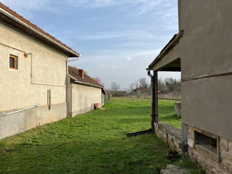 Casă cu 4 camere cu Teren 2054 Mp în Geoagiu