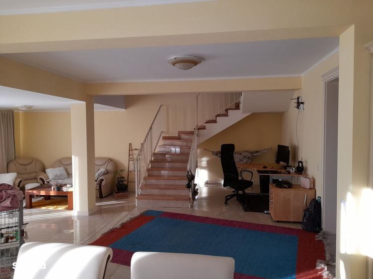 Casă cu 4 camere în Nojorid