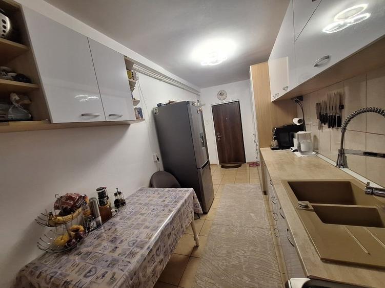 Apartament cu 2 camere semidecomandat, mobilat în Gara