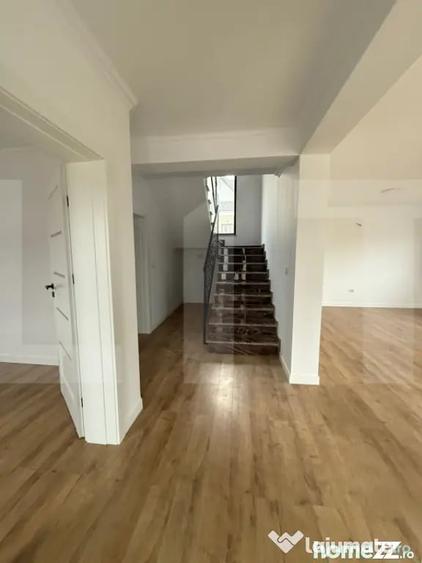 Casă cu 4 camere cu Teren 373 Mp în Central