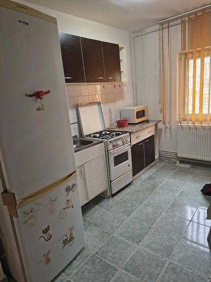Apartament cu 2 camere semidecomandat în Girocului