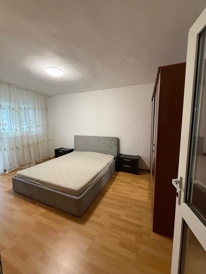 Apartament cu 3 camere decomandat în Dacia