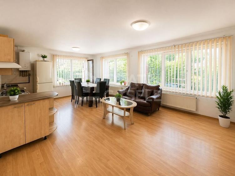 Apartament cu 3 camere decomandat, mobilat în Bună Ziua