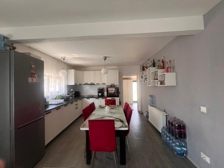 Casă individuală cu 4 camere cu Teren 440 Mp în Sânmihaiu Român