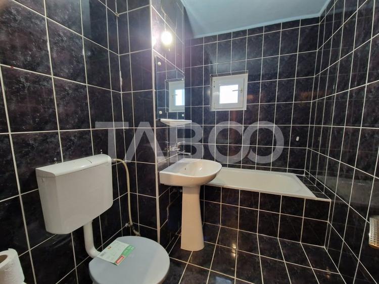 Apartament decomandat 3 camere 74 mpu 2 balcoane lift Terezian Sibiu - 4