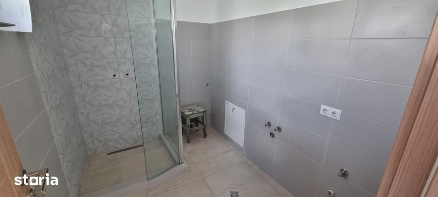 Casă cu 4 camere cu Teren 200 Mp în Central