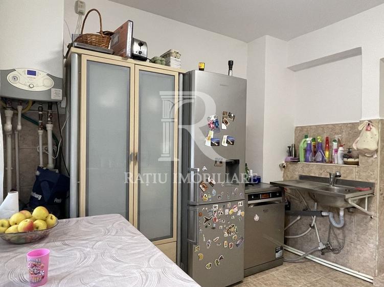 Casă cu 6 camere cu Canalizare în Podgoria