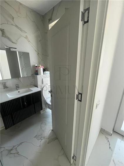 Duplex cu 5 camere cu Canalizare în Dumbrăvița
