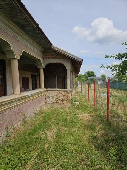 Casă individuală cu 4 camere cu Teren 900 Mp în Budeni