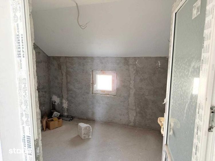 Casă cu 4 camere cu Teren 180 Mp în Central