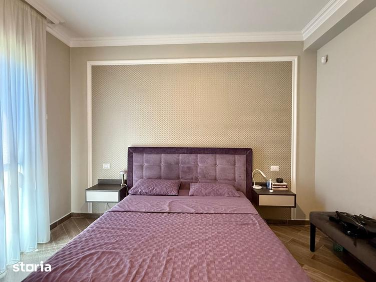Casă cu 6 camere cu Teren 674 Mp în Delfinariu