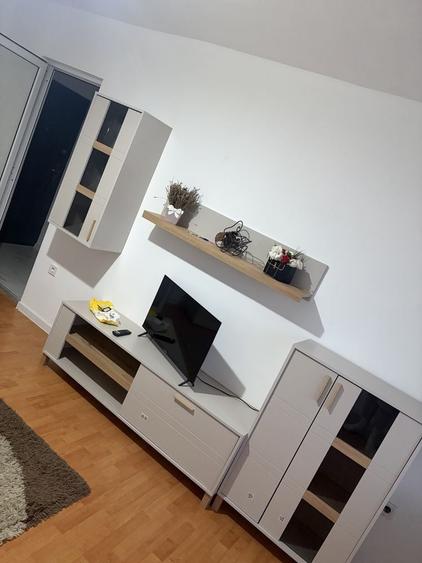 Apartament cu 3 camere decomandat în Buzaului