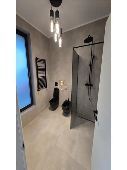 Casă cu 4 camere cu Teren 500 Mp în Bucium