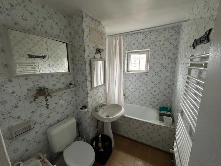 Apartament cu 2 camere semidecomandat în Soarelui
