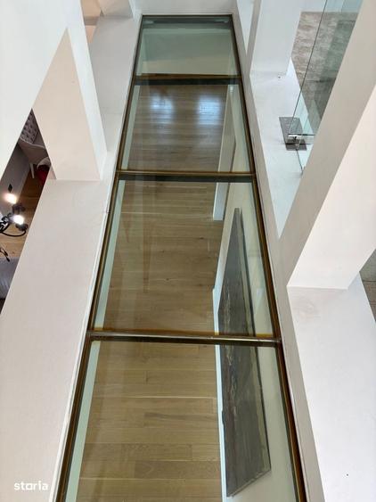 Apartament cu 4 camere în Capitale