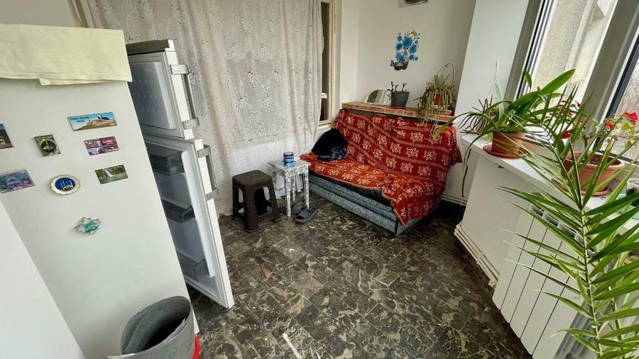 Apartament cu 3 camere decomandat în Spitalului