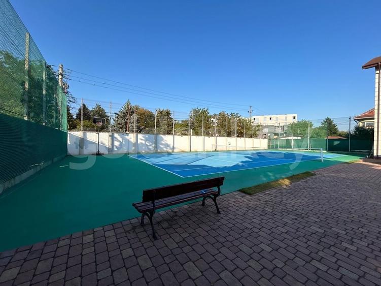 Casă cu 8 camere cu Canalizare în Iancu Nicolae