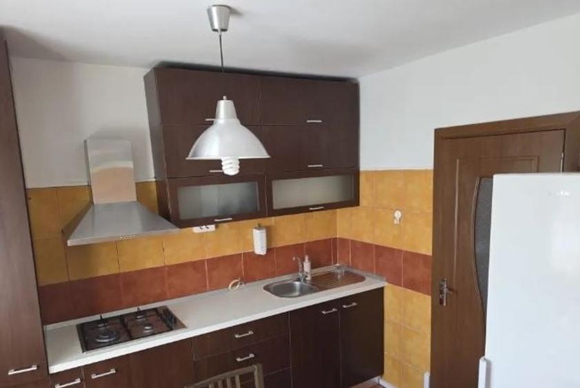 Apartament 3 Camere,Calea Vitan,bl.1990,et.5/8,DECOMANDAT,Amenajat,mobilat - 2