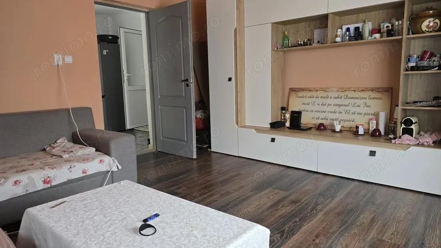 Casă cu 2 camere cu Teren 780 Mp în Simeria