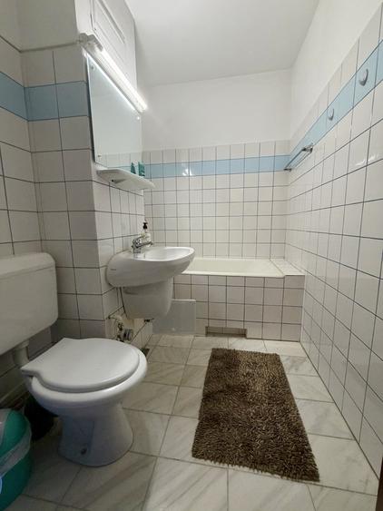 Apartament cu 3 camere decomandat, mobilat în Aradului