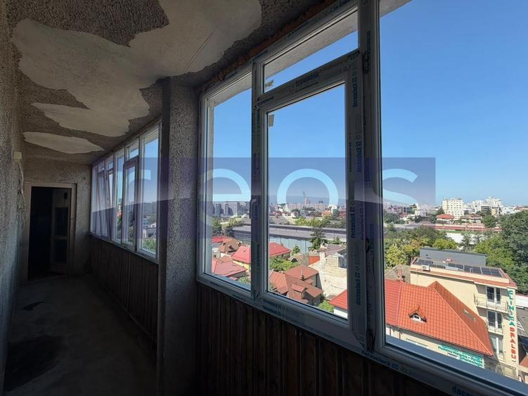 Apartament cu 3 camere decomandat în Barbu Văcărescu