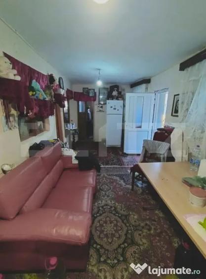 Casă cu 3 camere cu Teren 950 Mp în Șimnicu de Sus