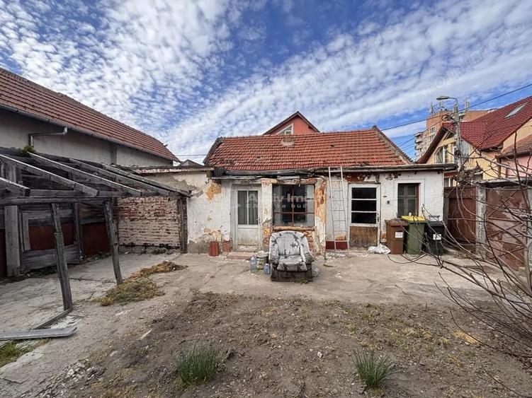 Casa cu dublu front in Cantemir oportunitate excelenta pentru renovare si investitie - 4