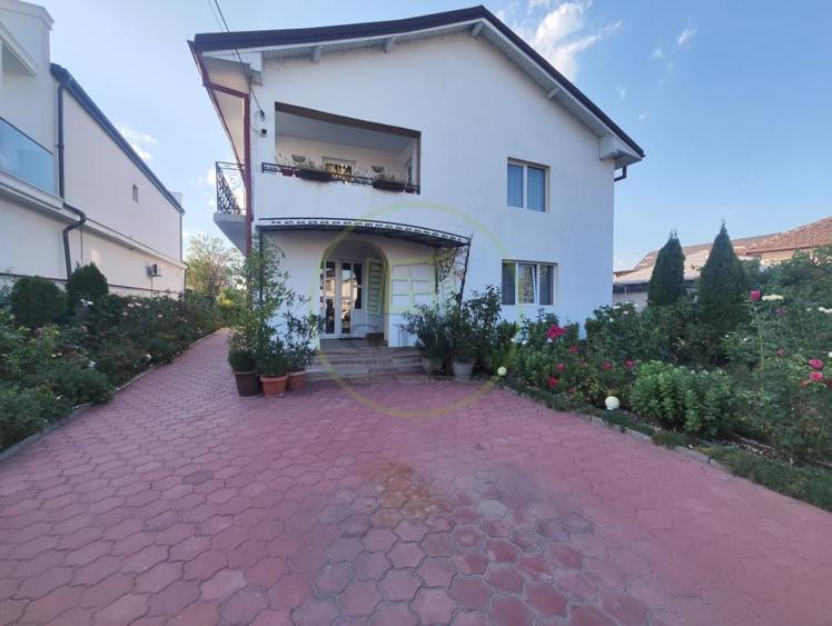 Casă individuală cu 6 camere cu Canalizare în Popoveni