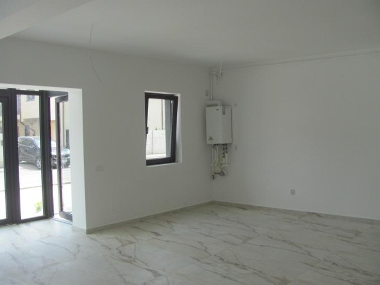 Spațiu comercial, de 65 mp, în Bragadiru
