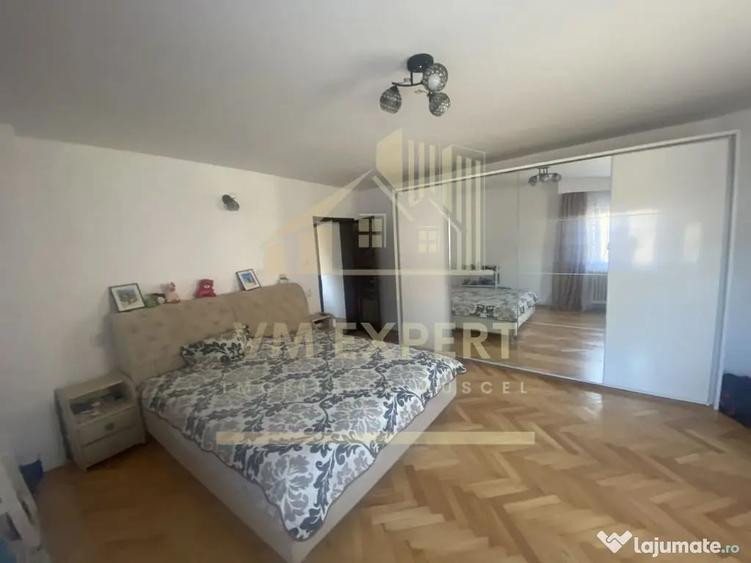 Casă cu 5 camere cu Teren 2078 Mp în Câmpulung Muscel