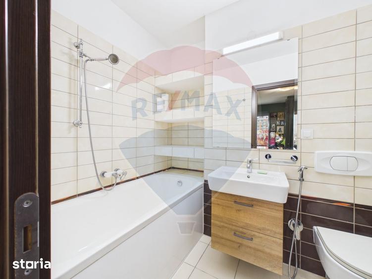 Apartament cu 4 camere decomandat în Văcăresti
