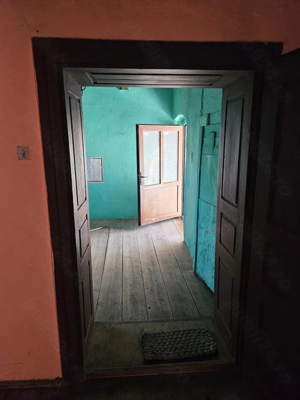 Casă cu 2 camere cu Teren 1377 Mp în Cloașterf