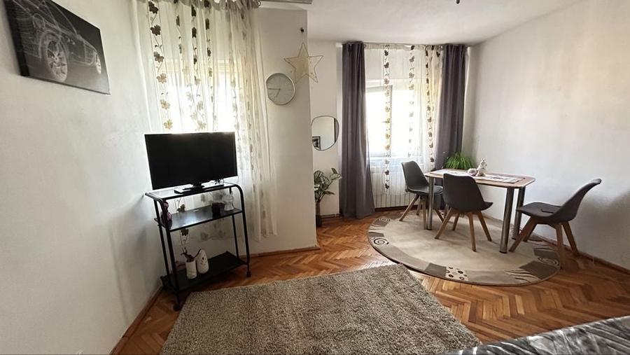 Garsonieră decomandată în Bran