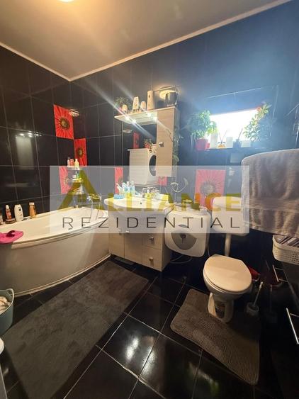 Apartament cu 3 camere decomandat, mobilat în Frumușani