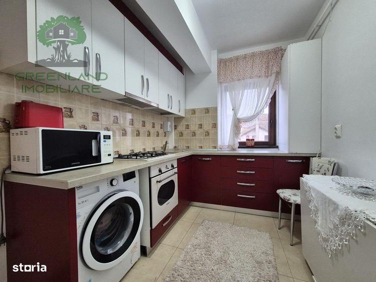 Apartament cu 2 camere decomandat în Podu Roș