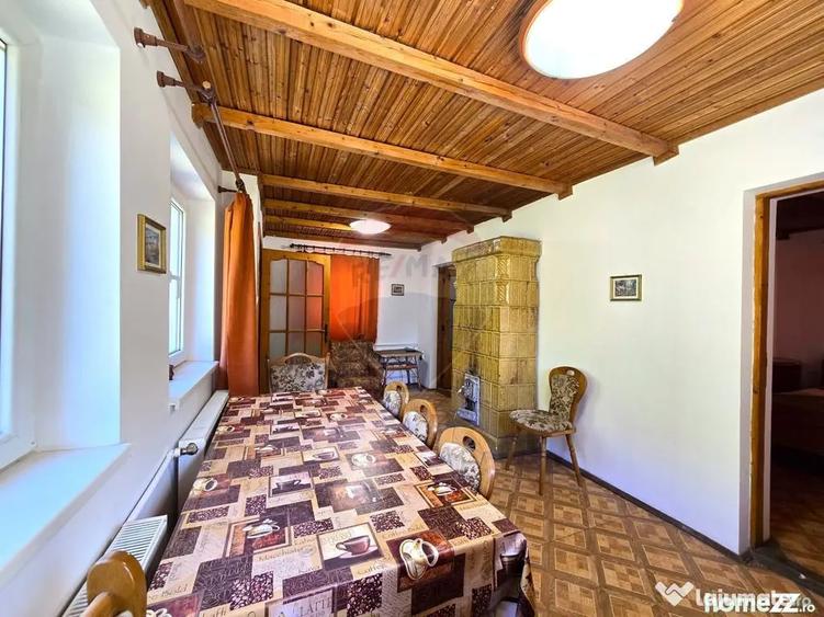 Casă cu 5 camere cu Teren 500 Mp în Moieciu