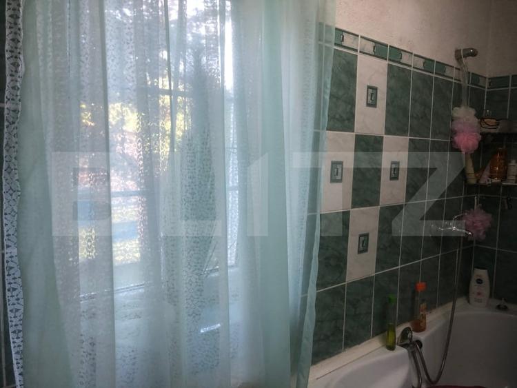 Casă individuală cu 5 camere cu Canalizare în Careiului