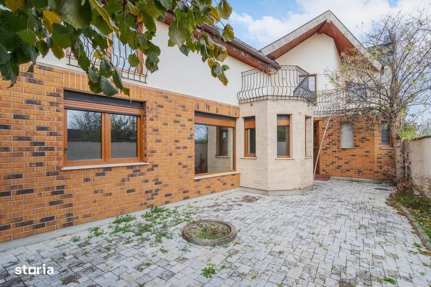 Casă cu 4 camere cu Teren 566 Mp în Borș