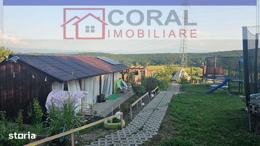 Teren de 2200 mp, în Cârjiți
