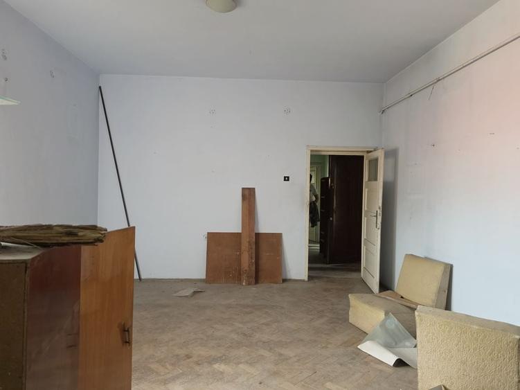 Apartament cu 2 camere nedecomandat în Brașovul Vechi