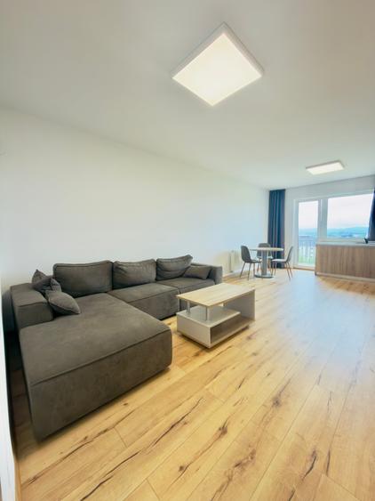 Apartament cu 2 camere semidecomandat în Tractorul
