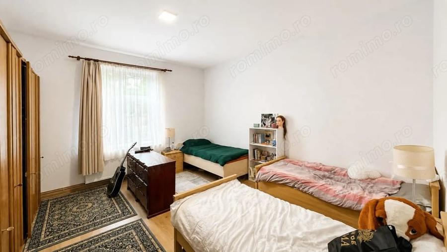 Apartament cu 4 camere semidecomandat în Brâncoveanu