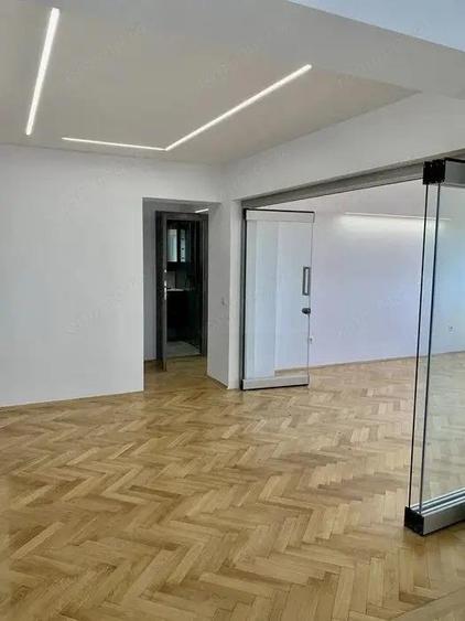 Apartament cu 4 camere decomandat, mobilat în Ultracentral