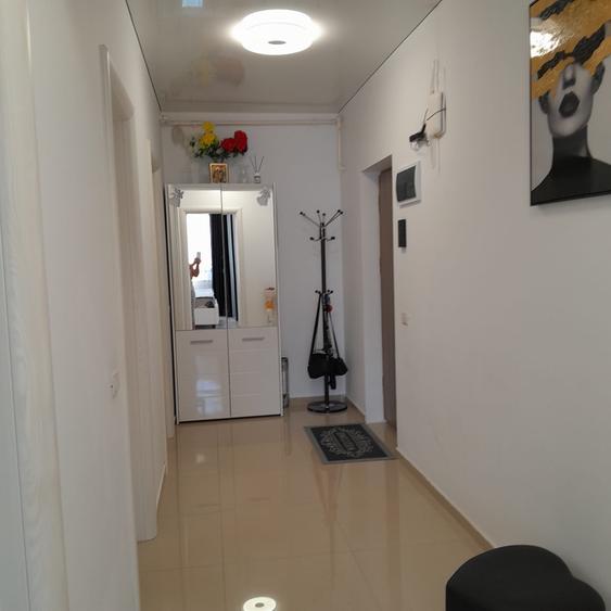 Apartament cu 2 camere decomandat în Dobroești